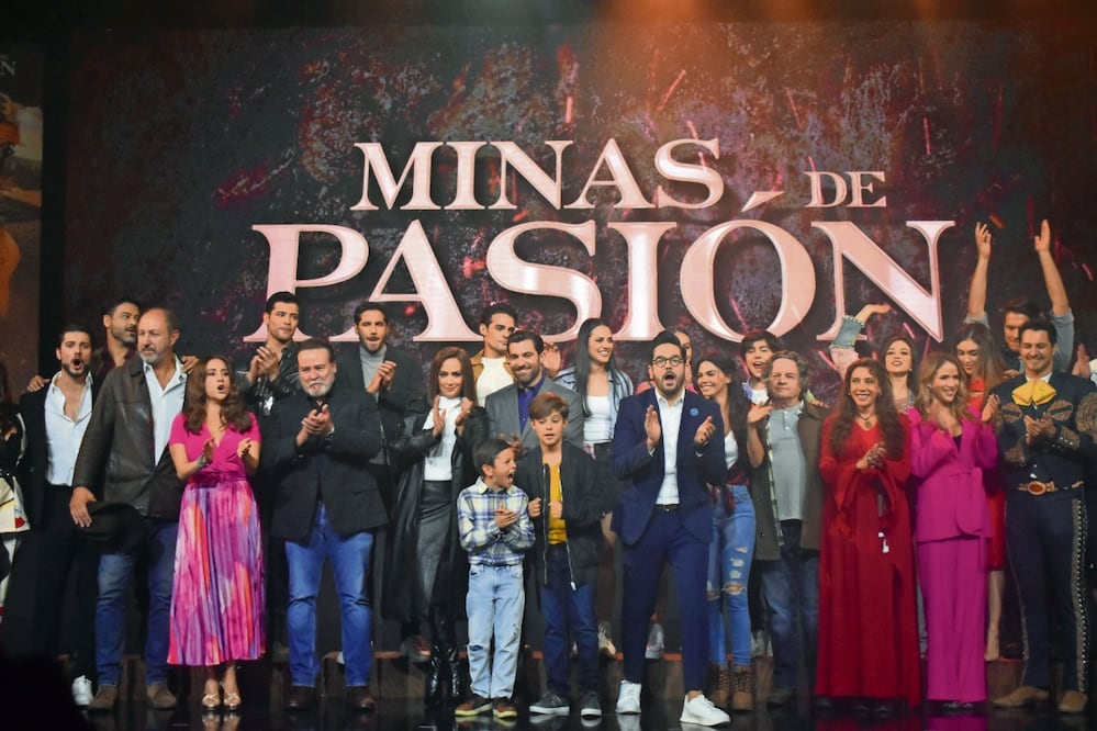 El elenco de la telenovela presentó un avance de lo que se verá a partir de hoy. Foto: Armando Pereda | El Universal