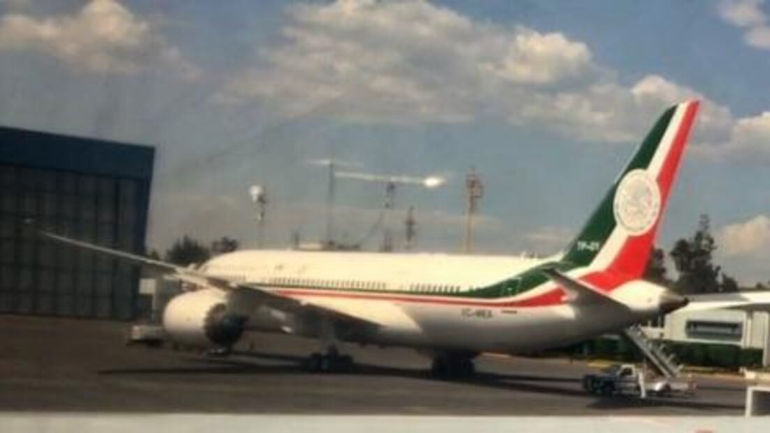 Avión presidencial presenta falla antes de viaje a Cumbre