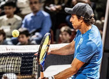 Diego Forlán debuta con derrota como tenista profesional en el Abierto de Uruguay