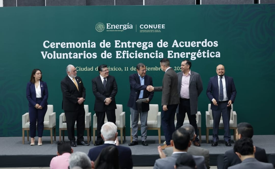 Busca gobierno llegar a 200 empresas con acuerdos de eficiencia energética. Foto: Fernanda Rojas