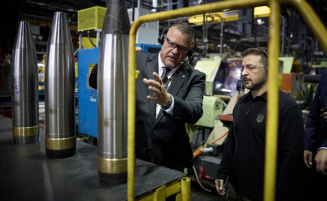 Volodímir Zelenski visita fábrica de municiones en Pensilvania, EU, este 22 de septiembre del 2024. Foto: X @ZelenskyyUa