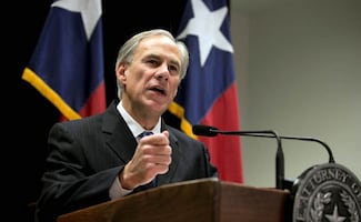 Gobernador de Texas ordena a los Rangers investigar muerte de Salgado; afirma que la ley migratoria se aplica sin disparar