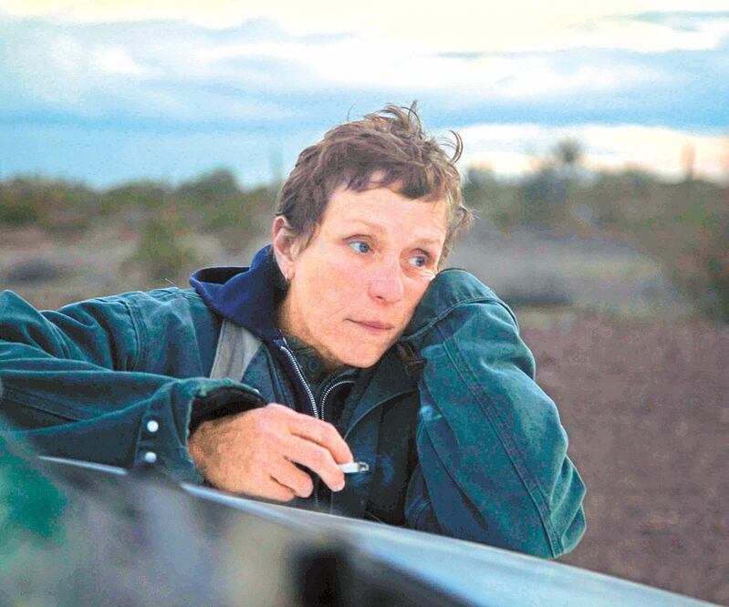El papel de nómada moderna le valió a Frances McDormand el galardón a Actriz. Fotos: HIGHWAYMAN FILMS, COR CORDIUM PRODUCTIONS Y AGENCIAS