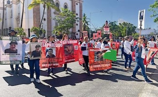 Marchan madres buscadoras  en Sinaloa