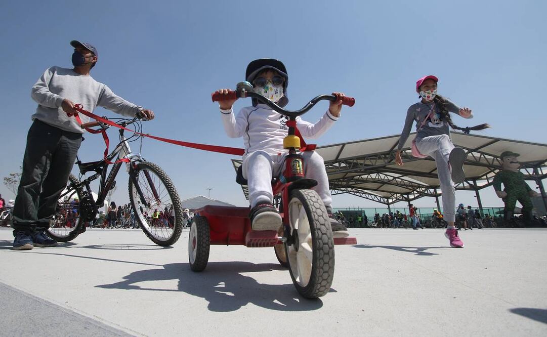El objetivo es que ciclistas y familias conozcan el nuevo aeropuerto, el cual se va a inaugurar el 21 de marzo
Foto: Carlos Mejía. EL UNIVERSAL