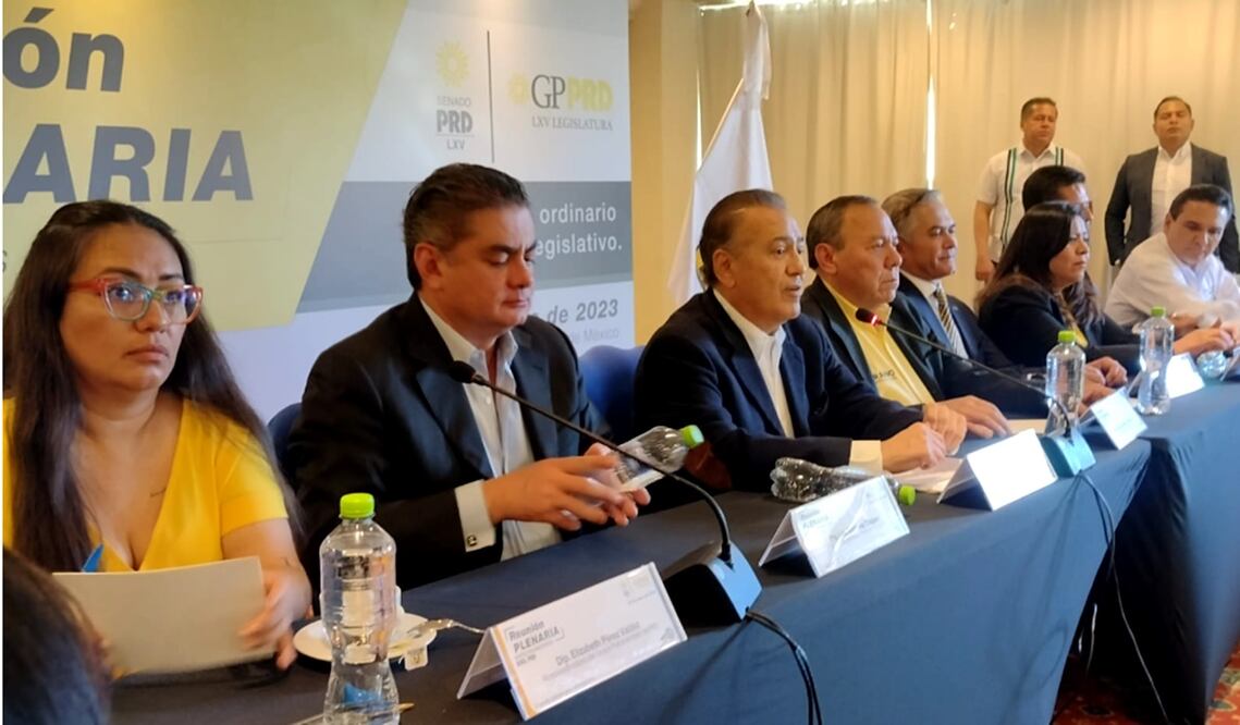 "Nos hace falta, en el futuro, reglamentar los gobiernos de coalición. Es la hora de que el que gana, no gane todo, y el que pierda, no pierda todo", asegura Beltrones. Foto: Enrique Gómez