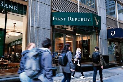 Buscan reducir tarifas que cobran los bancos por fondos mínimos en EU