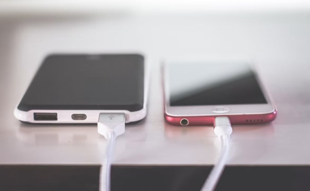¿Es malo usar el celular mientras está cargando? Imagen: Unsplash