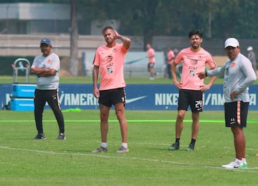 Ménez empezaba las prácticas en el América, pero no las terminaba