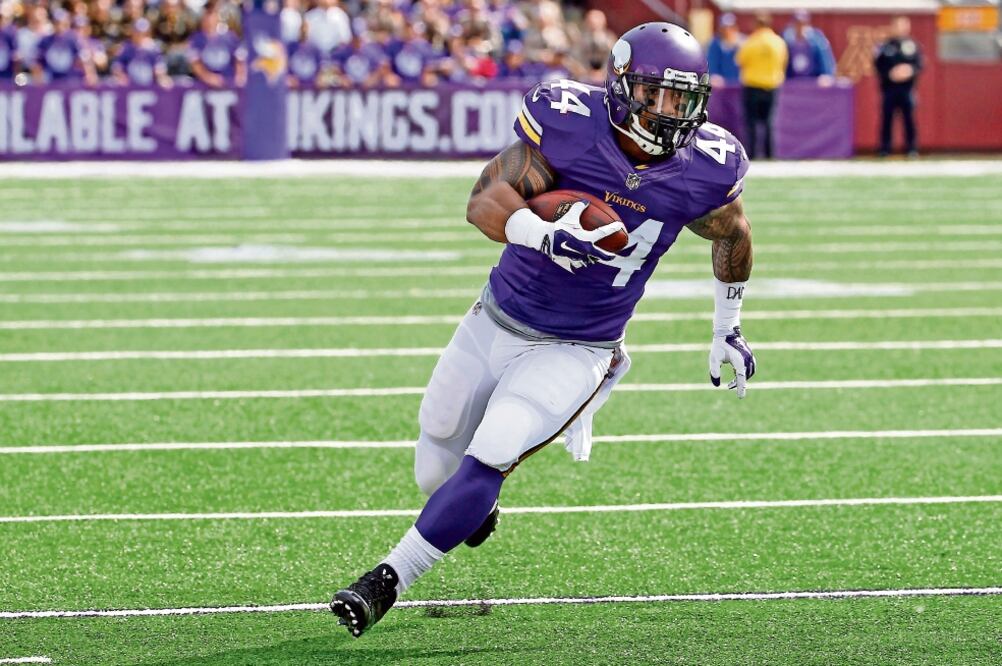 Adrian Peterson enfrenta a la defensiva de los Seahawks, que permite 92 yardas terrestres por partido; el juego pasado consiguió dos touchdowns (ARCHIVO. EL UNIVERSAL)