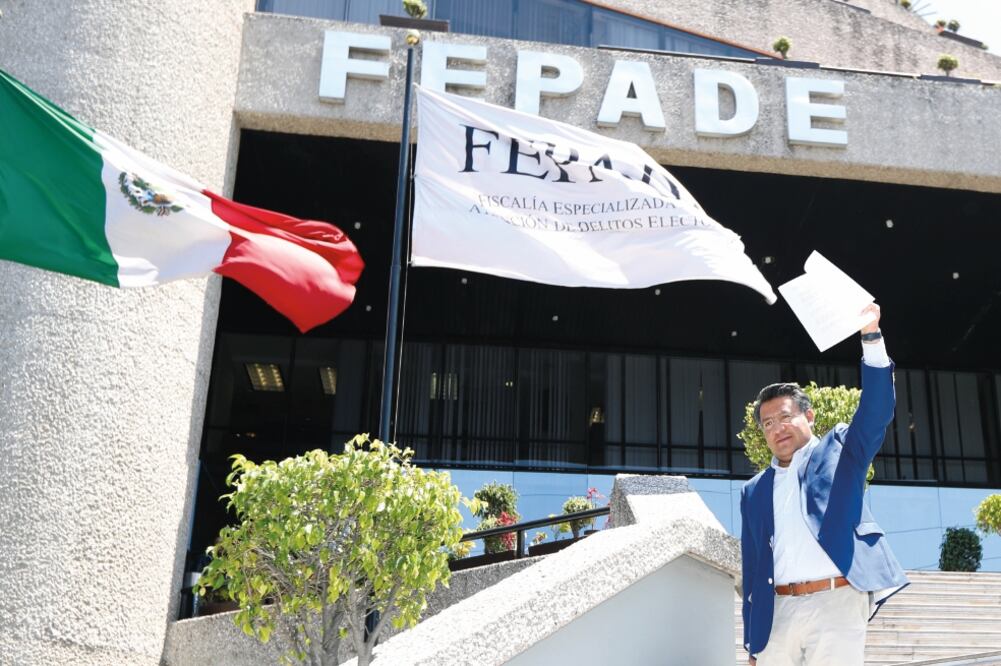 Horacio Duarte Olivares, dirigente estatal de Morena y representante de ese instituto político ante el INE, fue quien interpuso la querella (VALENTE ROSAS. EL UNIVERSAL)