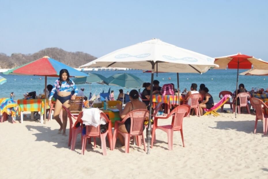 Vendedores en playas de Oaxaca dan por perdida la derrama económica de Semana Santa