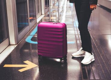 Qué objetos debes llevar en el equipaje de mano en un viaje largo