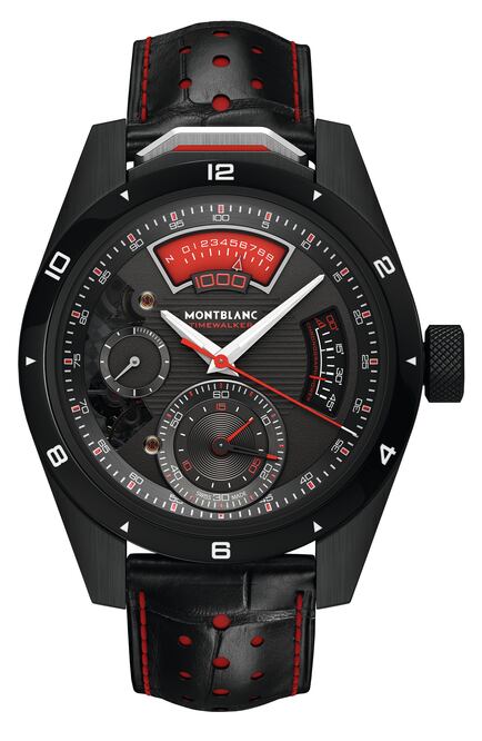 Cronógrafo capaz de medir el tiempo transcurrido hasta en milésimas de segundo. Su diseño está inspirado en los elementos más representativos del mundo automovilístico. Con caja de 46.4 mm en titanio, este guarda tiempo logra el prodigio de medir las milésimas de segundo, gracias a que el volante del cronógrafo completa 100 movimientos por segundo: 50 en una dirección y 50 en la otra. 