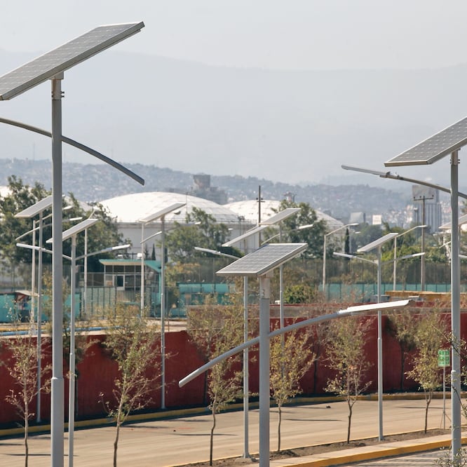 El plan contempla que en la transición a energías renovables, la opción solar registre aumentos importantes en términos de capacidad y de generación. ARCHIVO EL UNIVERSAL