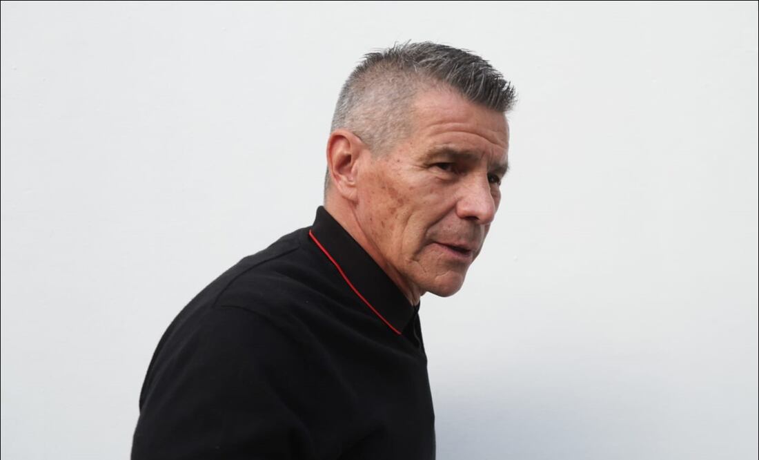 Alfredo Tena fue al velorio de su amigo Cristóbal Ortega / Foto: Carlos Mejía - EL UNIVERSAL