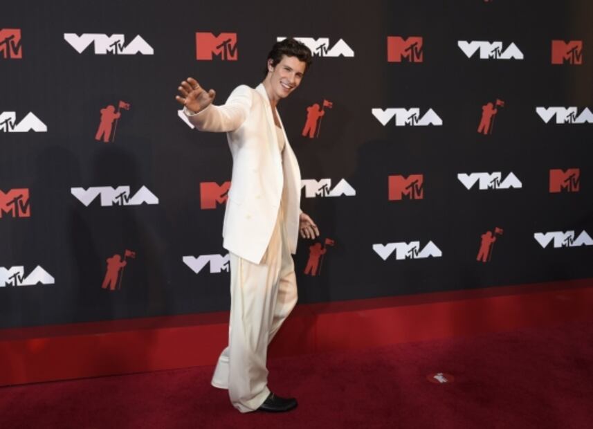 MTV VMAs 2021: Caen estrellas en la alfombra roja