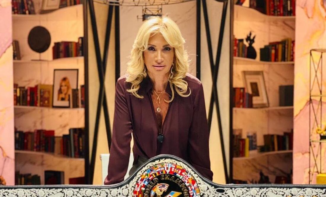 La conductora modeló un diseño mexicano / Foto: Instagram @adelamchica