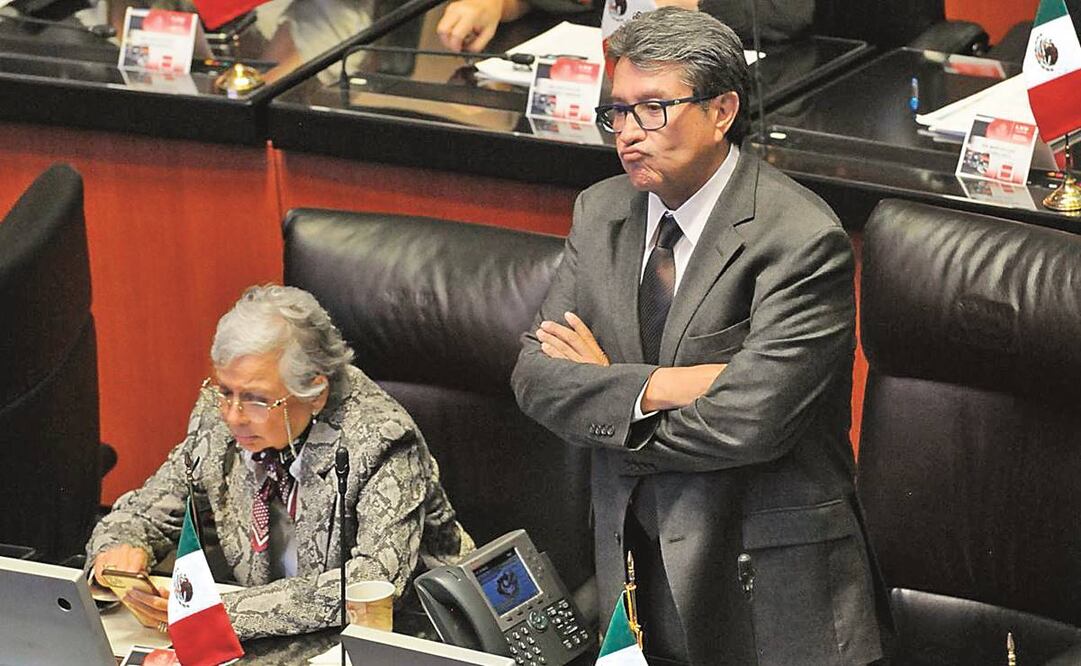 Los senadores morenistas Olga Sánchez Cordero y Ricardo Monreal, este último quien impulsó el retiro del dictamen. Foto: Daniel Augusto/Cuartoscuro
