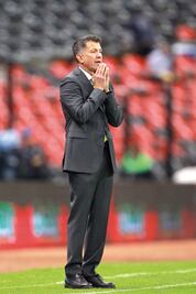 “Debe renunciar”