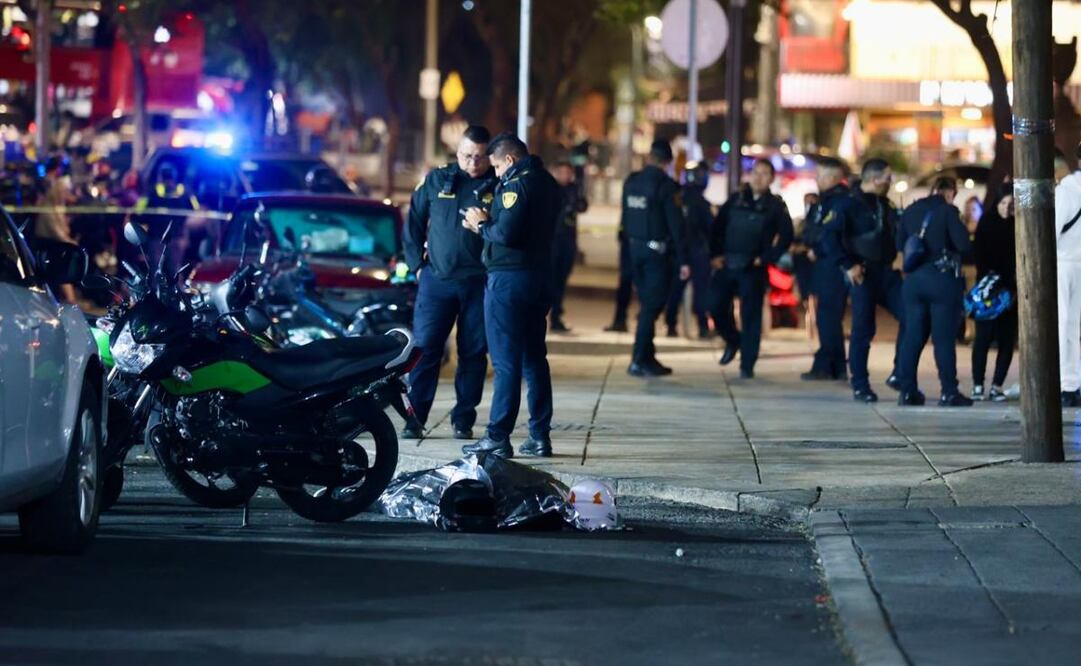 Un hombre  fue asesinado a disparos, en la esquina de Basilio Badillo y Paseo de la Reforma (05/03/2025). Foto: EL UNIVERSAL