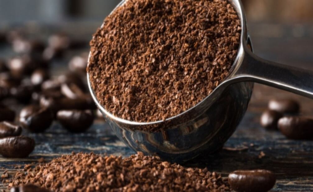 Haz tu propio tinte para cejas con café