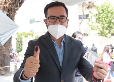 Víctor Hugo Romo acude a votar y confía en que se exprese la voluntad popular en Miguel Hidalgo