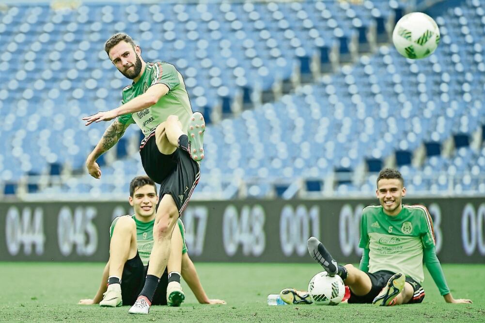 Miguel Layún sabe que lo importante es meter goles y defender el arco (ETZEL ESPINOSA. IMAGO7)