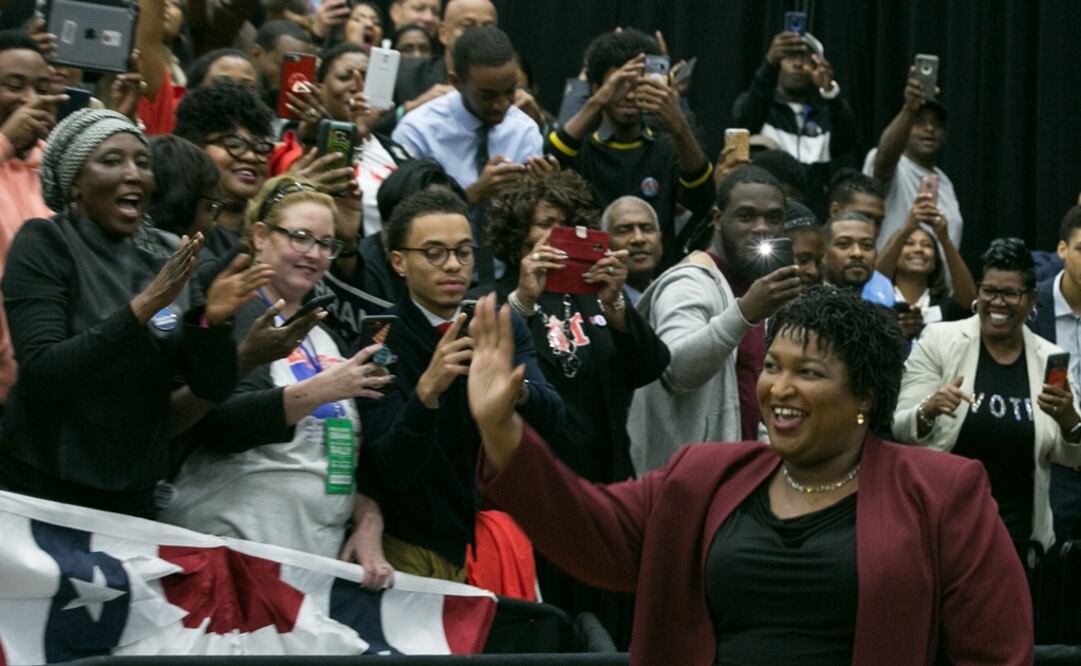 La demócrata Stacey Abrams durante un mitin el 2 de noviembre. Fotografía de AFP