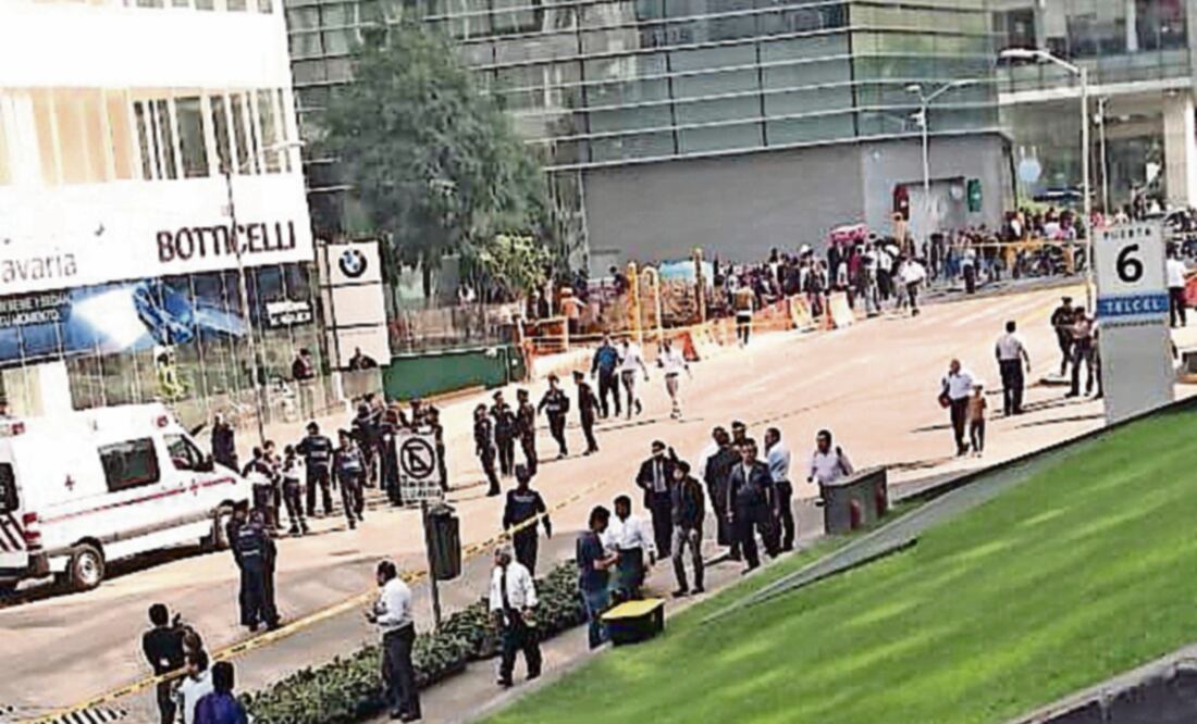 Resguardo. Se acordonó la zona y se aseguró un arma de fuego marca Taurus calibre .45 mm. (ESPECIAL)