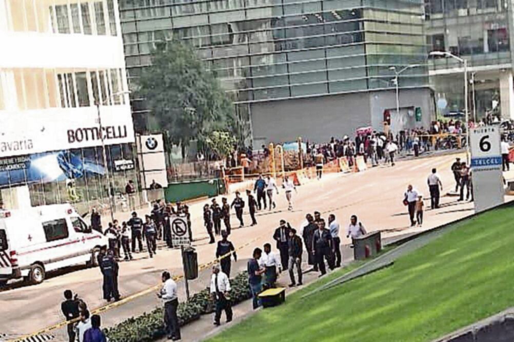 Resguardo. Se acordonó la zona y se aseguró un arma de fuego marca Taurus calibre .45 mm. (ESPECIAL)