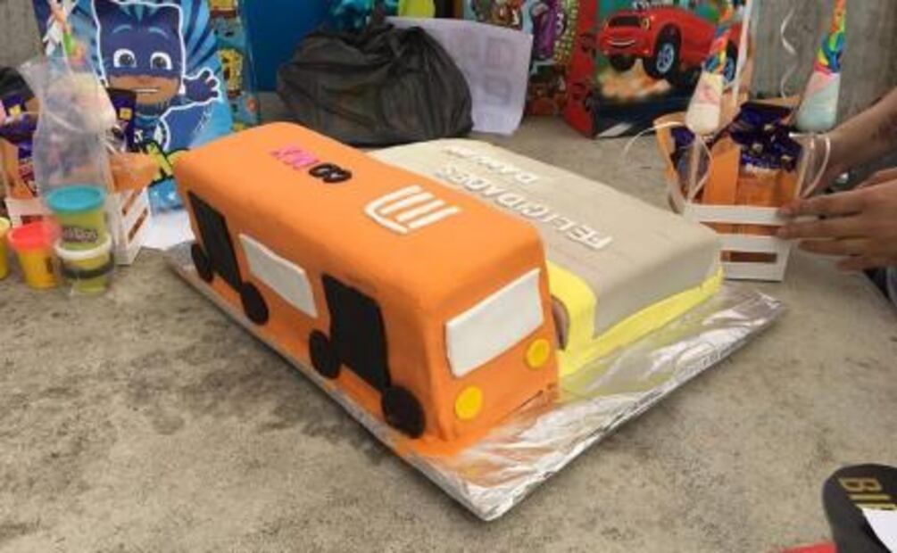 Tras "Niño Concha", hacen otro cumpleaños temático: fiesta del Metro