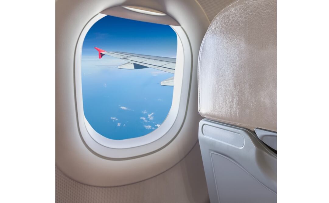 Para que la tripulación viaje más cómoda y segura, es necesario sacrificar una ventana en algunos modelos de aviones. (Foto: Istock)