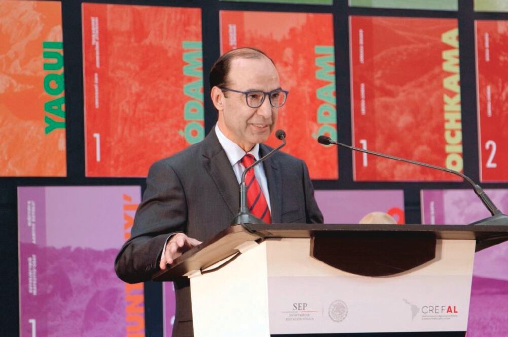 Apoyo a la enseñanza. Javier Treviño Cantú, subsecretario de Educación Básica, inauguró el Encuentro Internacional de Educación Indígena. (FOTO TOMADA DE TWITTER)