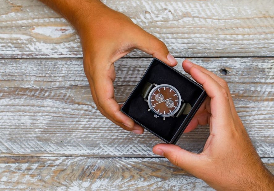 El reloj puede ser un gran regalo para el Día del Padre y otras ocasiones especiales. Foto: Magnific