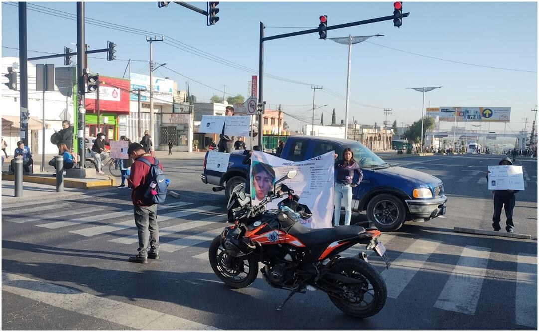 Bloqueo en la México-Pachuca. Foto: Especial