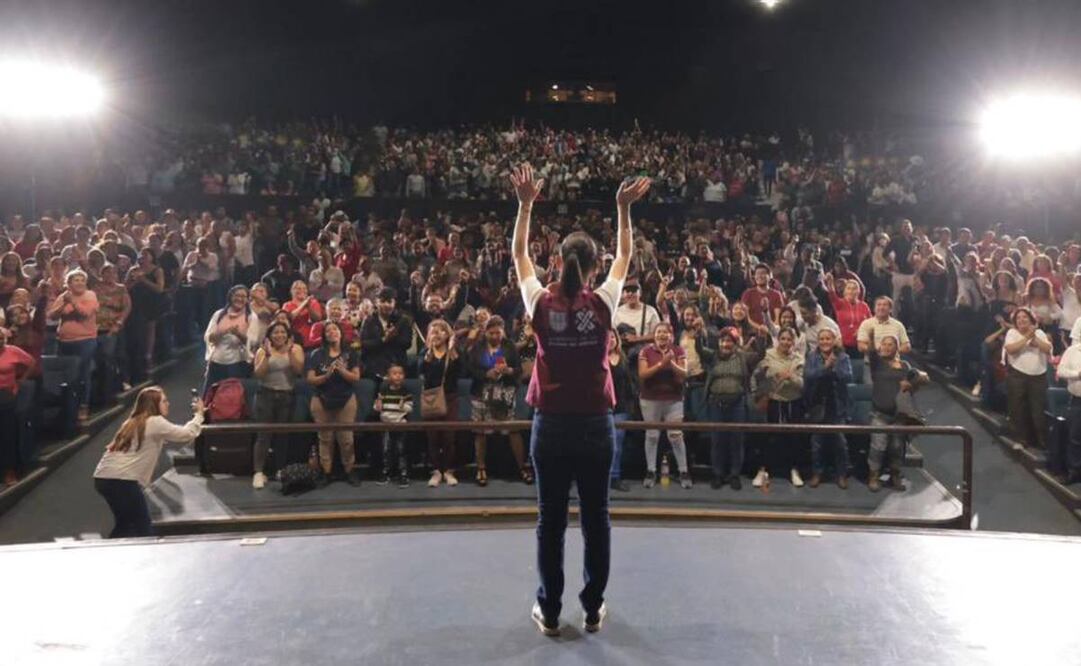 Claudia Sheinbaum tras su reunión con servidores públicos. Foto: Captura de pantalla de @Claudiashein