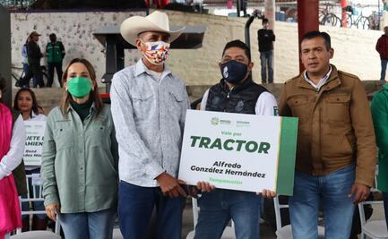 Ricardo Gallardo entrega apoyos a productores agrícolas y pecuarios de Tampamolón Corona