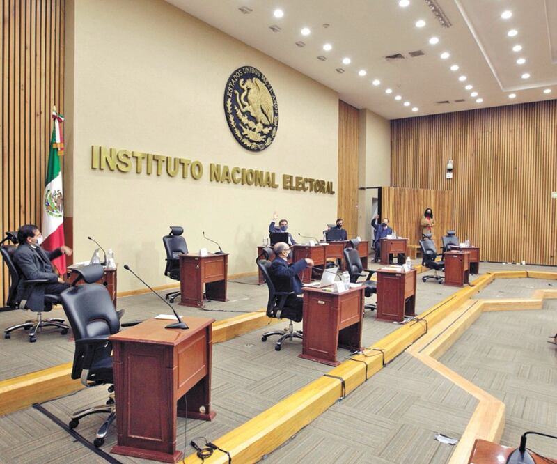 El INE considera que dichos de Andrés Manuel López Obrador son propaganda gubernamental, pero sin incurrir en el uso de recursos públicos con fines electorales. Foto: ARCHIVO EL UNIVERSAL