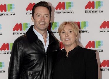 Esposa de Hugh Jackman bromea con supuesta homosexualidad del actor