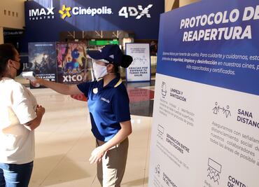 Cines que reabrirán el lunes en CDMX deberán fomentar compra de boletos por internet