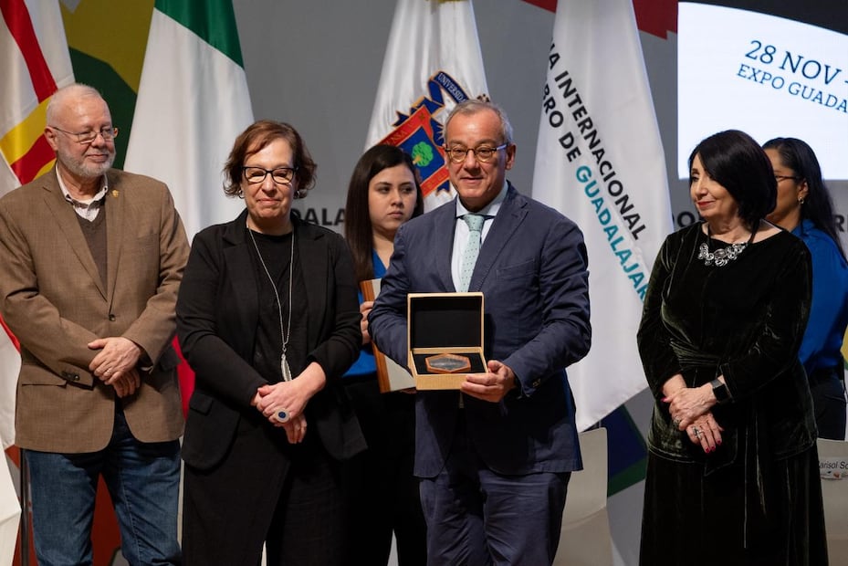 Cambio de estafeta Invitado de Honor 2025-2026 Barcelona / Italia, en el último día de la Feria Internacional del Libro (FIL) de Guadalajara 2025. Foto: Hugo Salvador/ EL UNIVERSAL