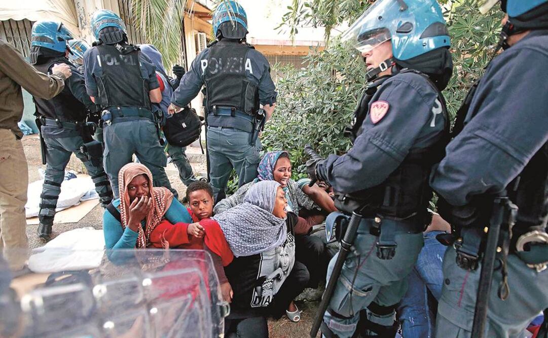 Voluntarios, héroes de los migrantes