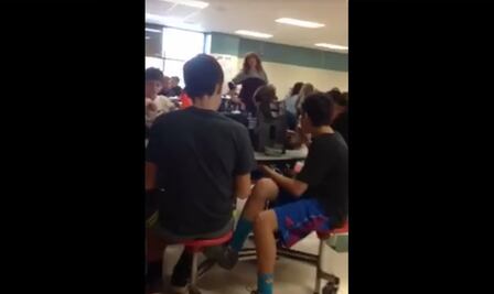 “Construyan el muro”, cantan niños en escuela de Michigan