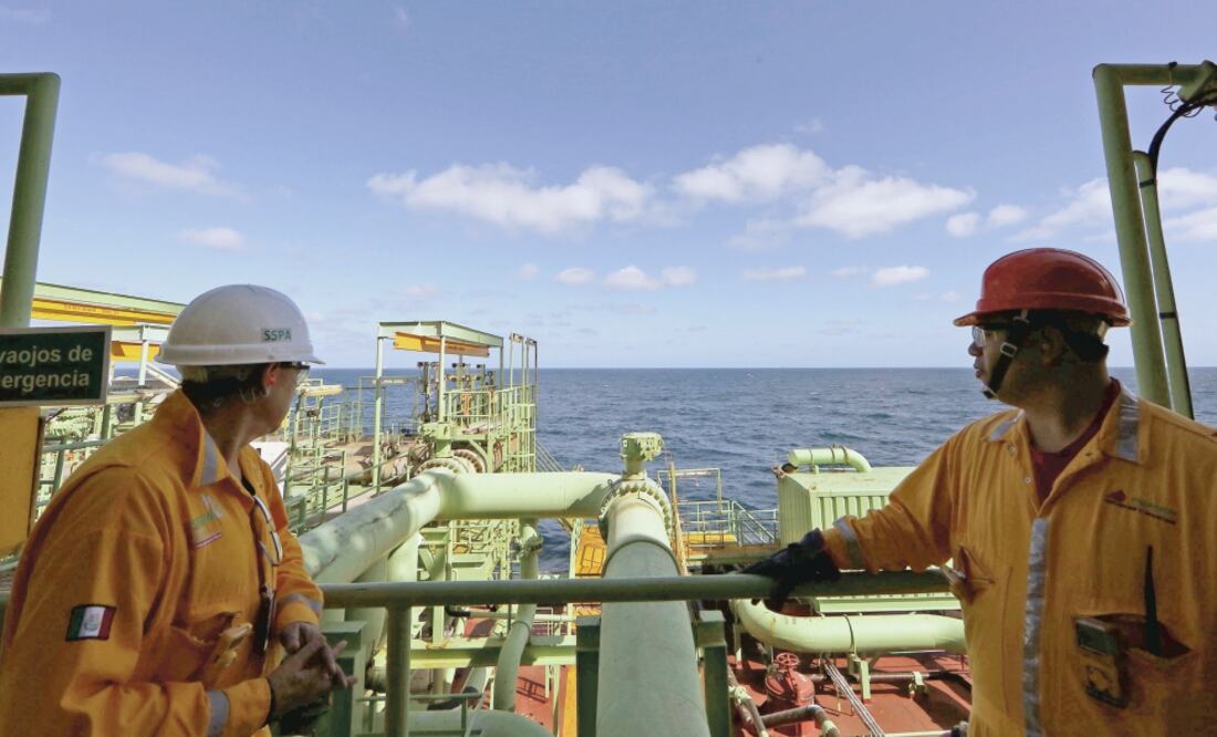 De acuerdo con Bloomberg, la deuda de Petróleos Mexicanos asciende a 95 mil 609 millones de dólares, misma que se realizó vía 130 emisiones, de las cuales 121 sucedieron en los últimos 10 años. (ARCHIVO EL UNIVERSAL)