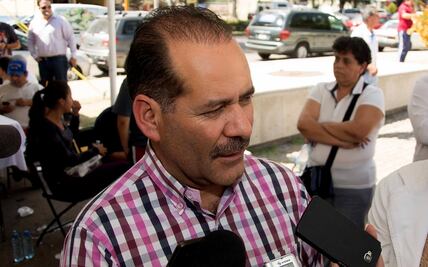 Cancela gobernador de Aguascalientes avión privado