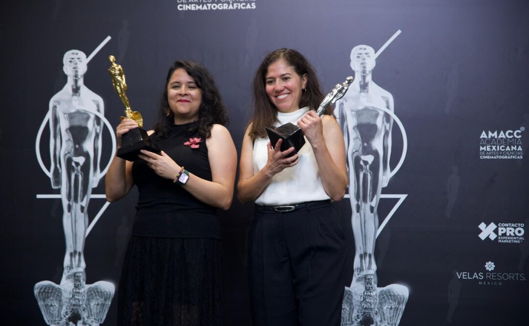 Las directoras Astrid Rondero y Fernanda Valadez reciben el Ariel a Mejor Director y Mejor Película. Foto Hugo Salvador El Universal
