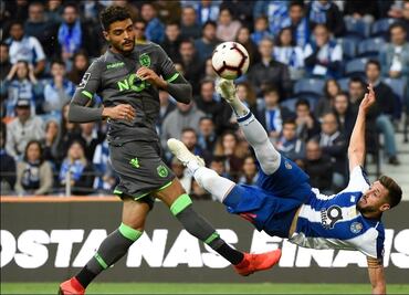 El golazo con el que se despidió Héctor Herrera