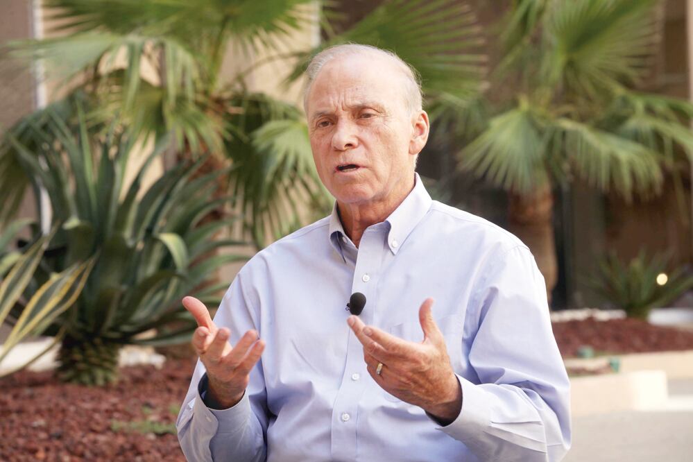 Aunque el ex militante priísta se reconoce como conservador, refiere que, de ganar la gubernatura, abordará asuntos polémicos como la homosexualidad y el aborto, "no hay tema que no podamos tomar", asegura