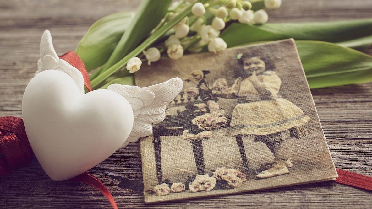 Gracias a la Inteligencia Artificial es que puedes "darle vida" a las fotografías de tus seres queridos/ Foto: Pixabay